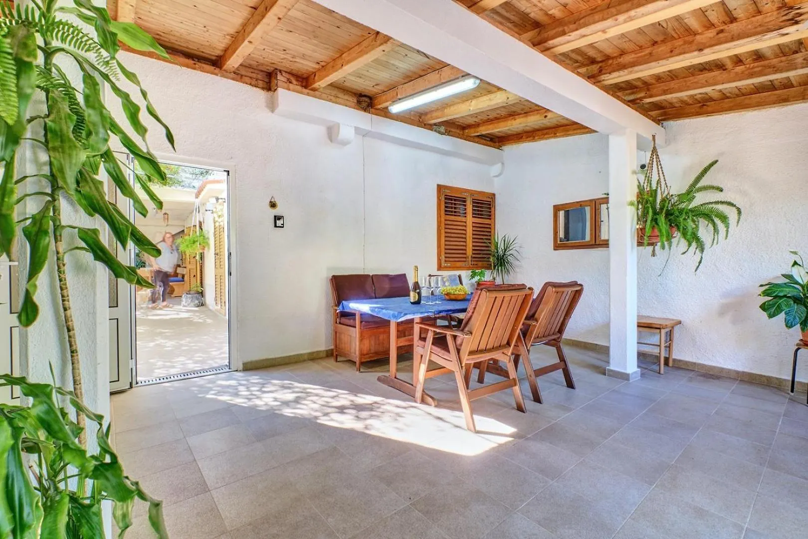 Cozy Apartment Analia Near Beautiful Beach Nerezine