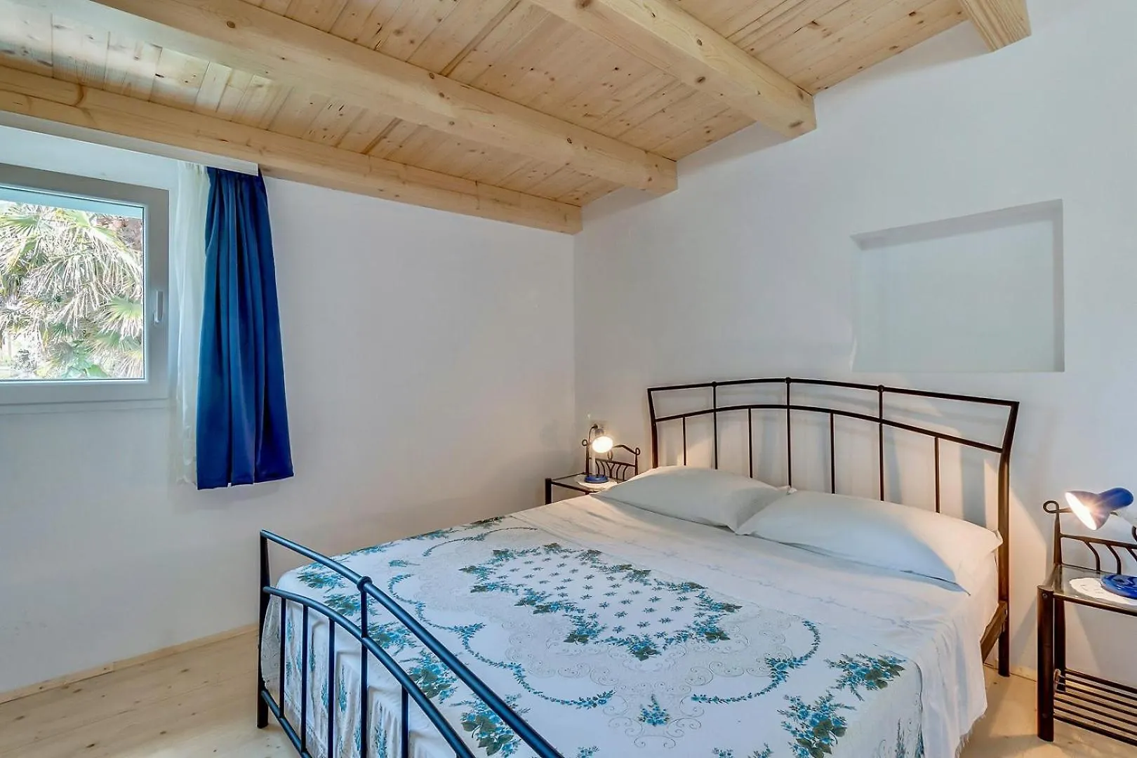Cozy Apartment Analia Near Beautiful Beach Nerezine Croatia