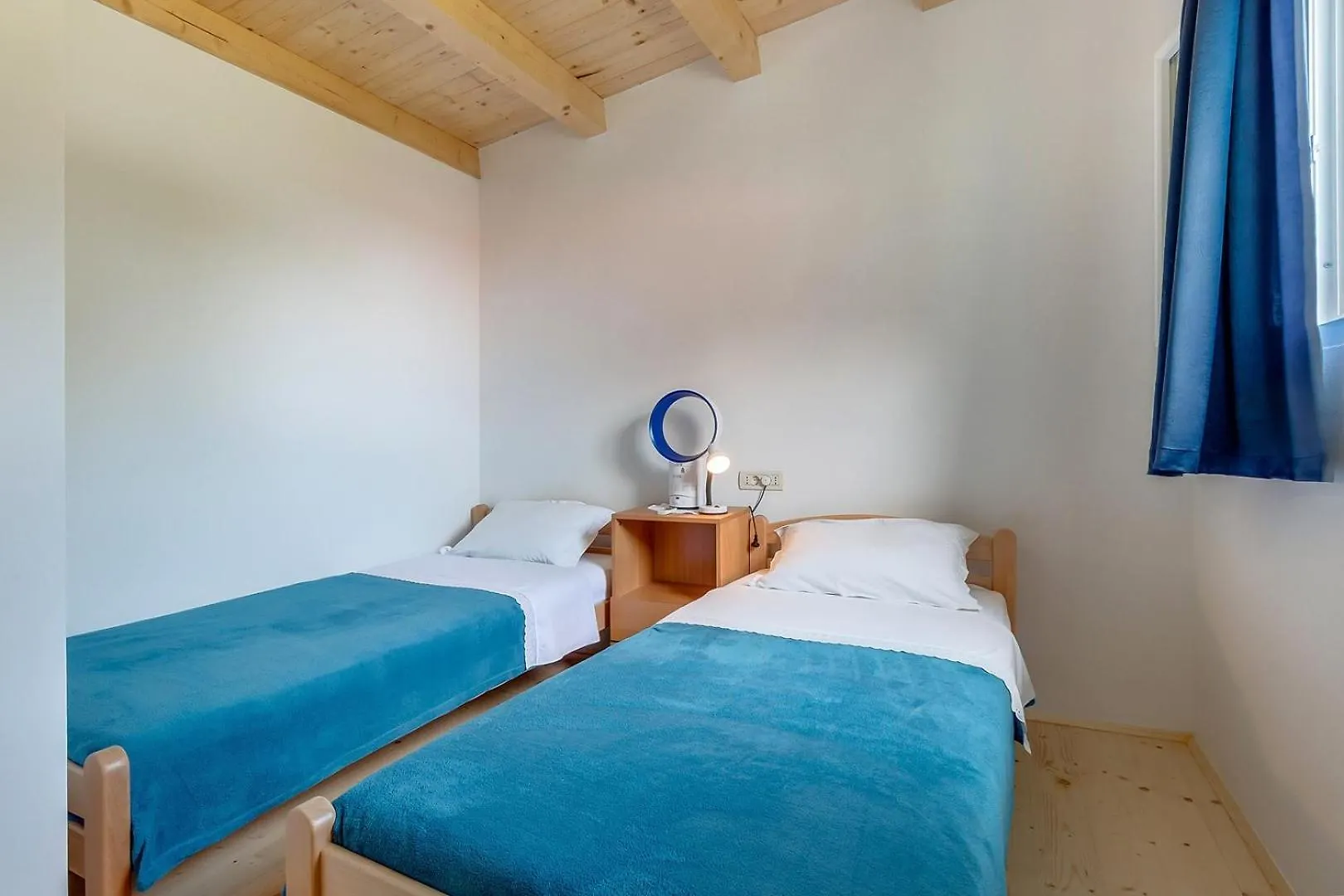 Cozy Apartment Analia Near Beautiful Beach Nerezine